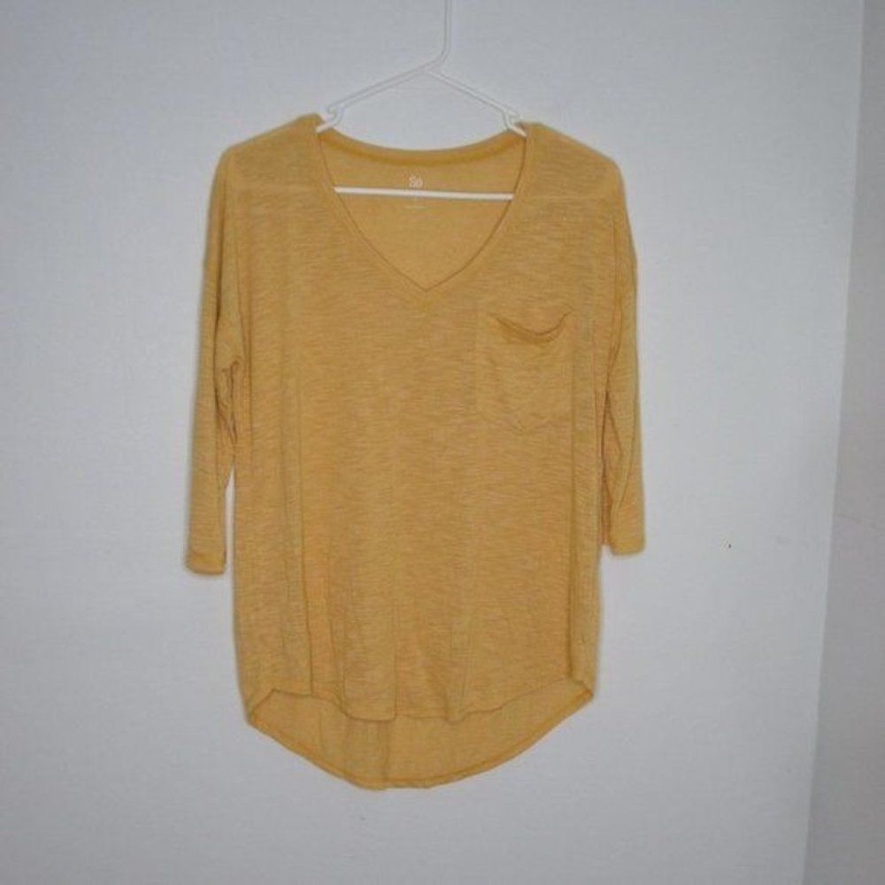 SO Brand Women's Small Yellow 3/4 Sleeve V-Neck Top